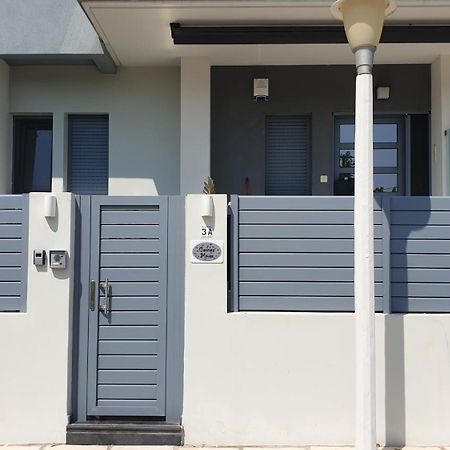 Connie'S Beach House 科斯镇 外观 照片