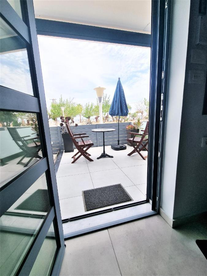 Connie'S Beach House 科斯镇 外观 照片