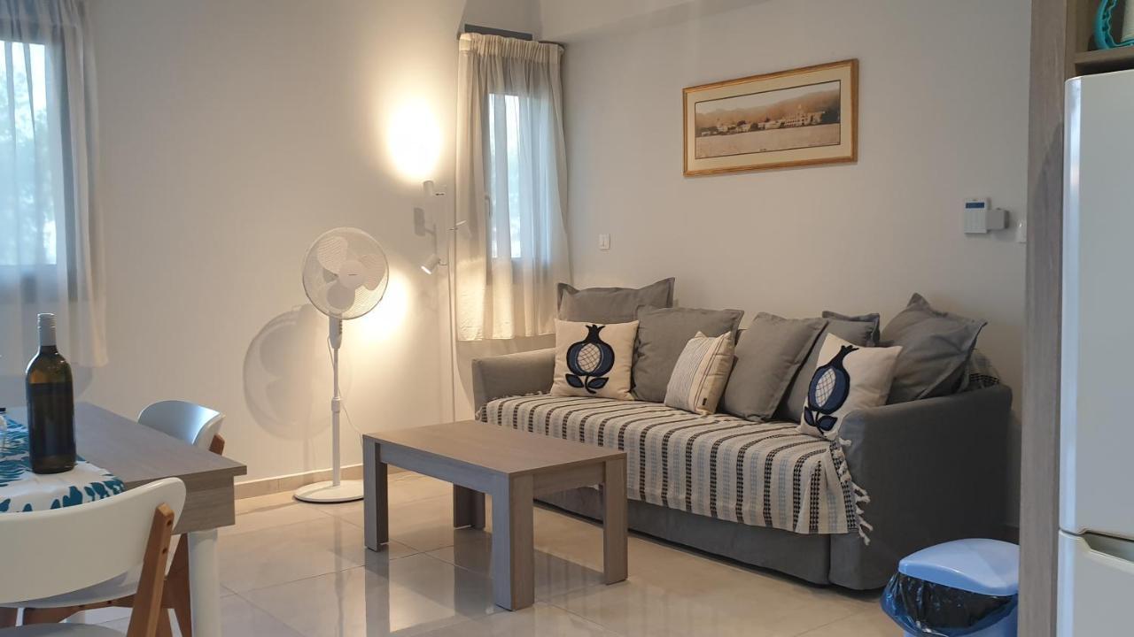 Connie'S Beach House 科斯镇 外观 照片