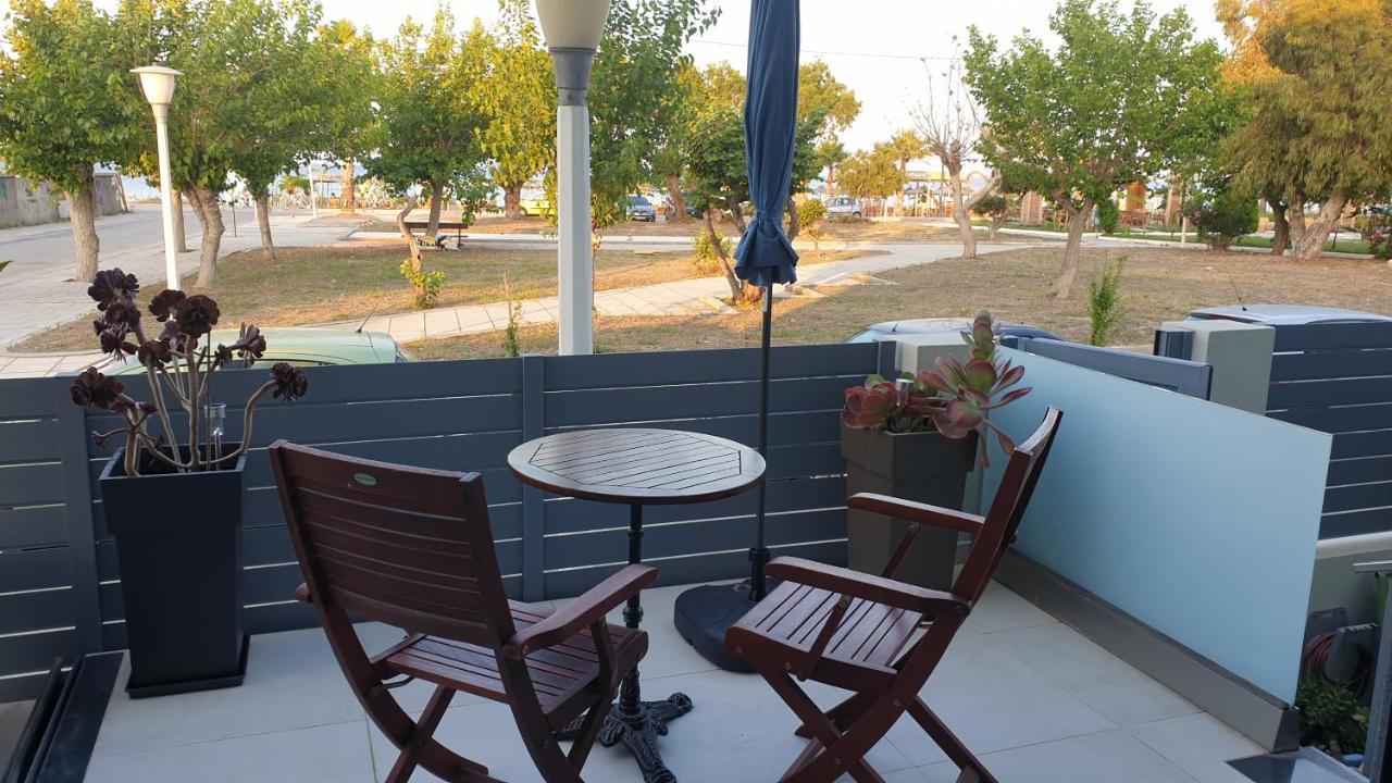 Connie'S Beach House 科斯镇 外观 照片