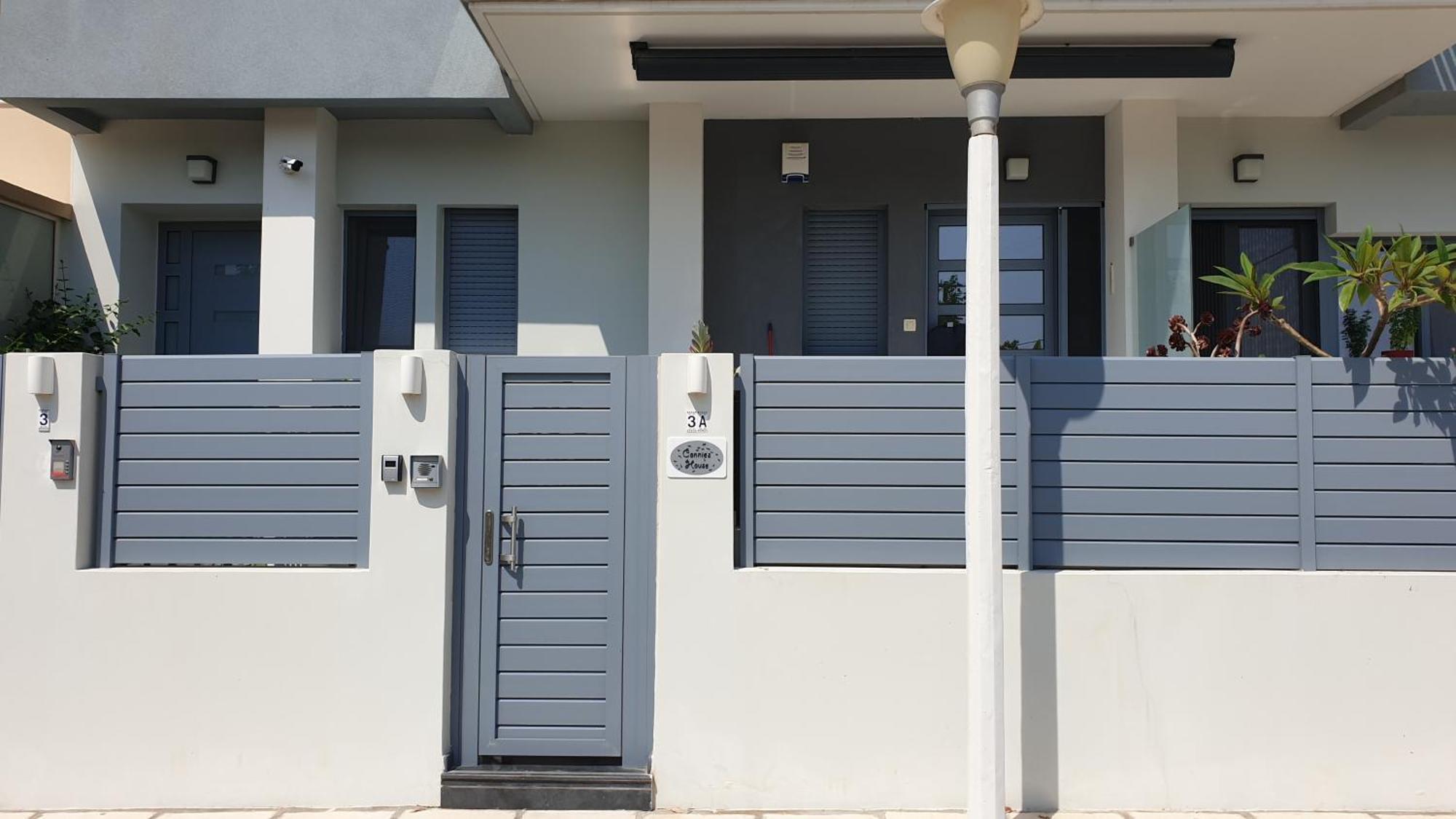 Connie'S Beach House 科斯镇 外观 照片