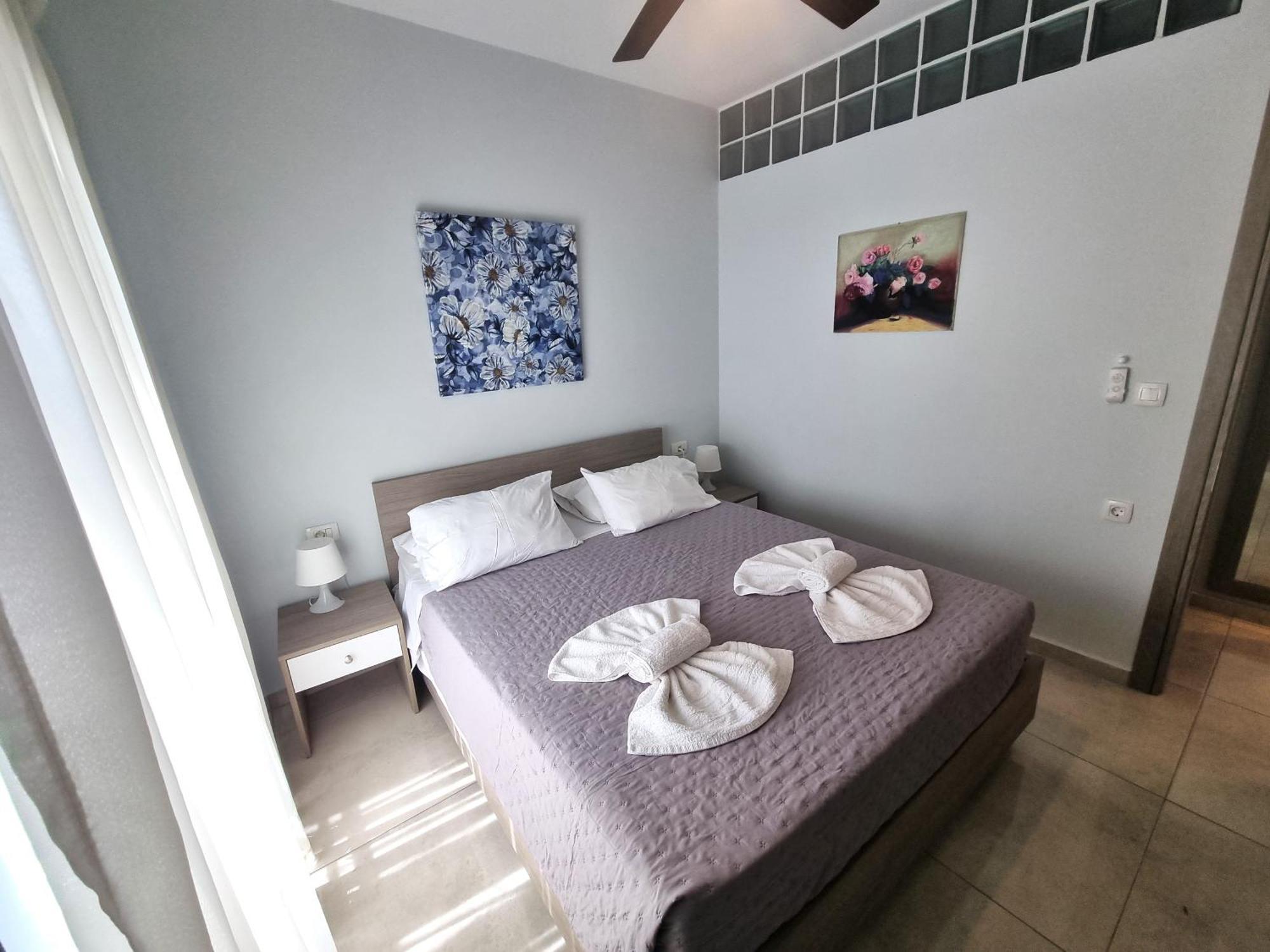 Connie'S Beach House 科斯镇 外观 照片